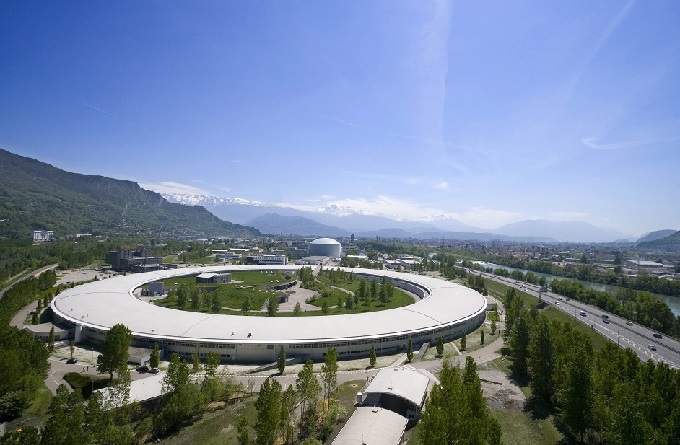Le synchrotron européen de Grenoble rouvre ses portes et devient