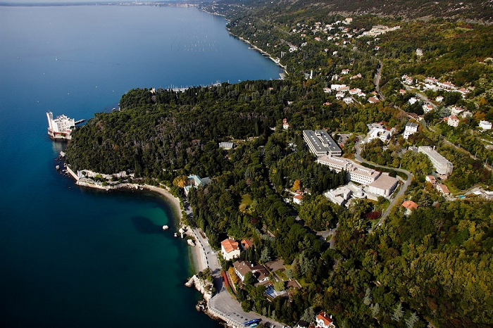 Miramare-ICTP-AerialView.png